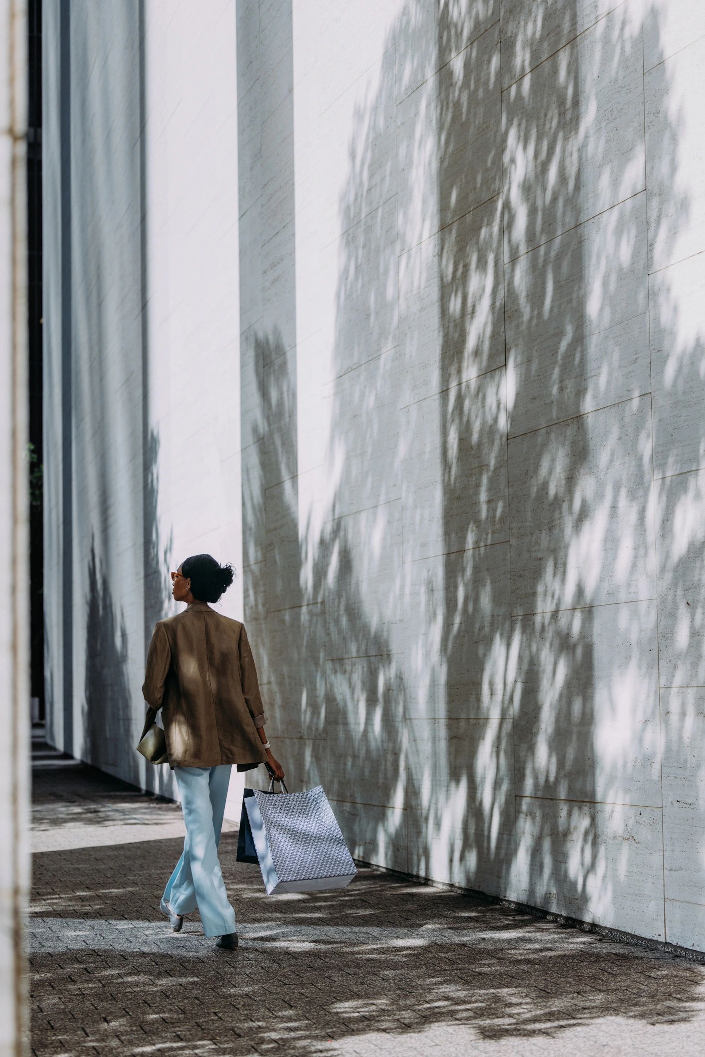 modern minimalist tote bag lifestyle